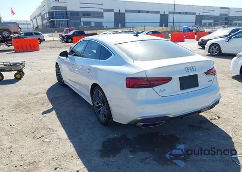 2021 Audi A5 Sportback Premium Plus 45 Tfsi Quattro S Tronic z USA, uszkodzony, nr VIN WAUFACF53MA027010